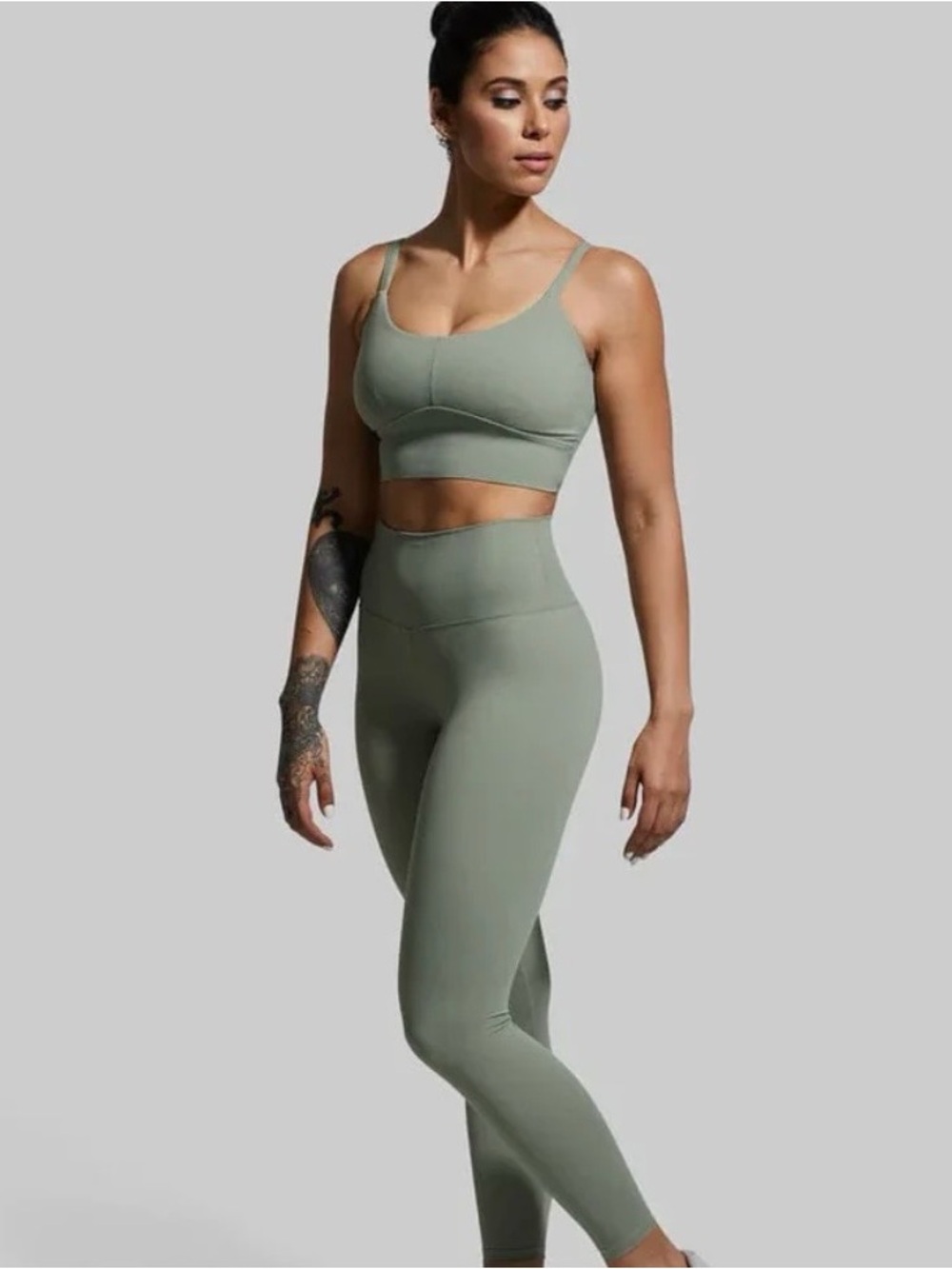 Born Primitive Synergy Leggings & Your Go To Sports Bra Set Size M Worn 1x Sage
